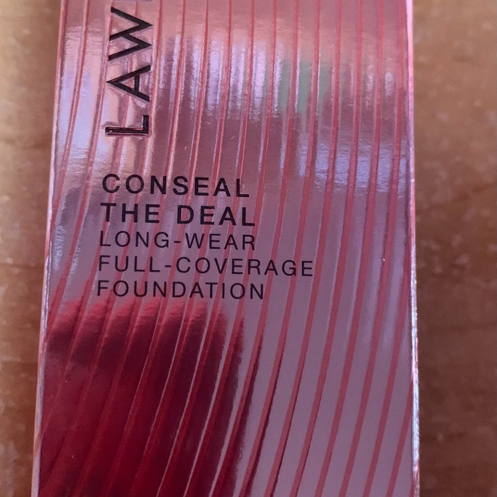 LAWLESS NIB Conseal The Deal Clean AF Foundation Cristallo